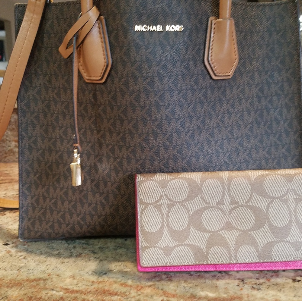 Coach check book cover super cute